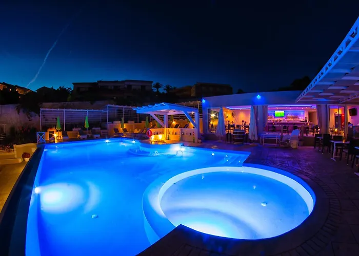 Kouros & By Hotelius Apartament
