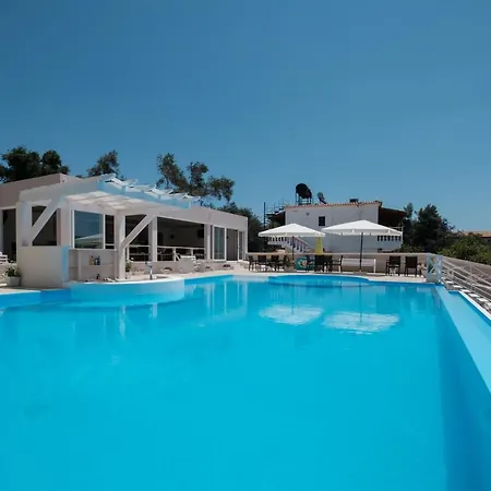 Kouros & By Hotelius Apartament *