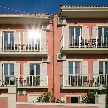 Apartament Kouros & By Hotelius