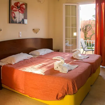 Kouros & By Hotelius Apartament *