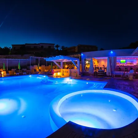 Kouros & By Hotelius Apartament