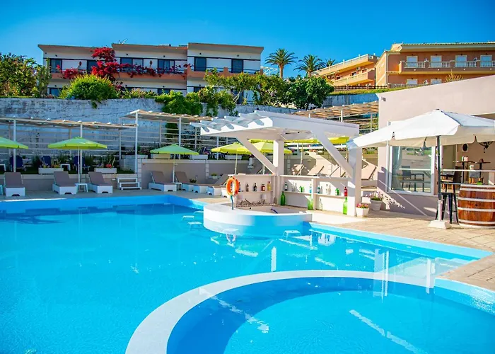 Апартаменты Kouros & By Hotelius *