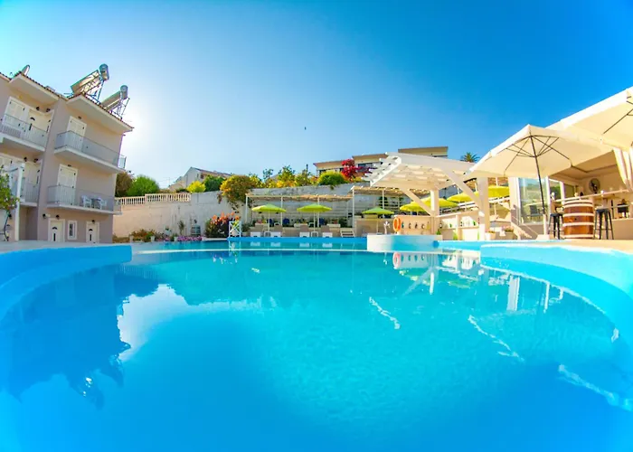 Kouros & By Hotelius