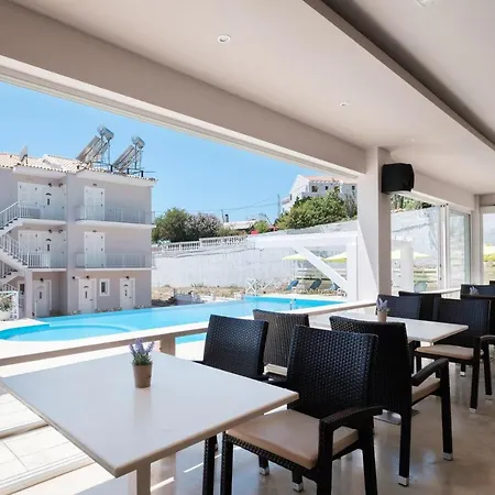 Lägenhet Kouros & By Hotelius *