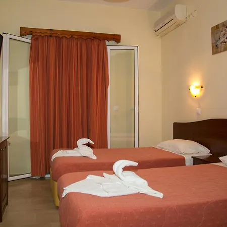 Kouros & By Hotelius Apartment *