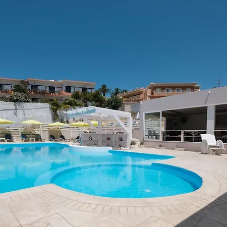 Kouros & By Hotelius Agios Stefanos Avliotes (Corfu)