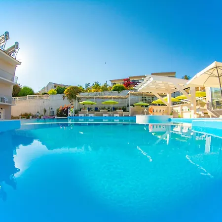 Kouros & By Hotelius