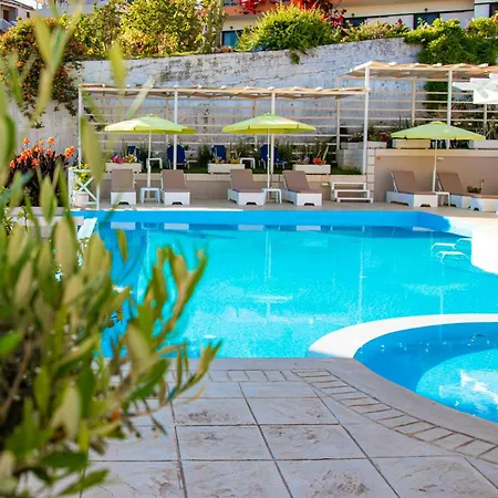 Apartment Kouros & By Hotelius *