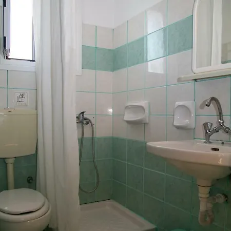 Kouros & By Hotelius