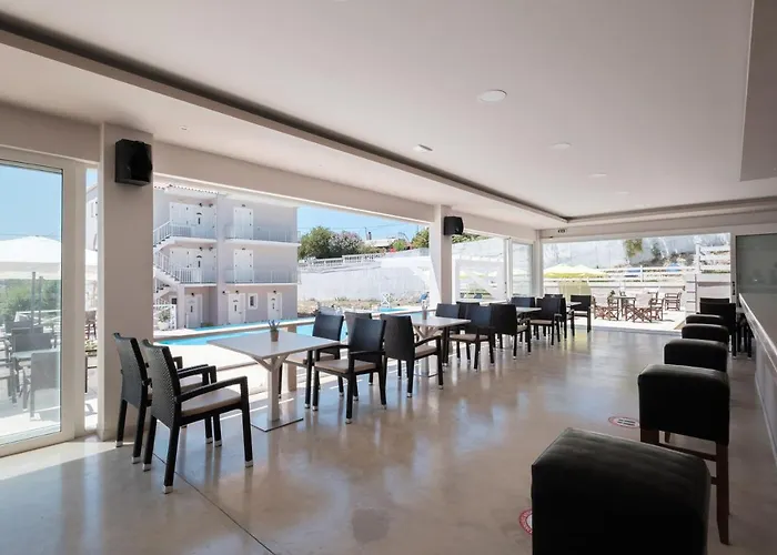 Kouros & By Hotelius Agios Stefanos Avliotes (Corfu)