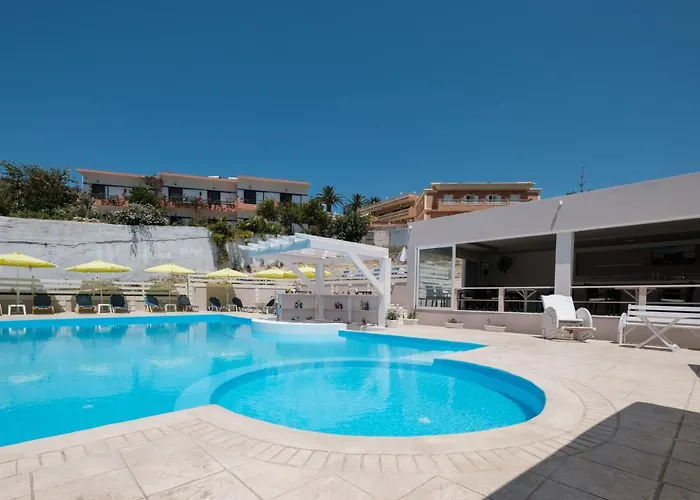 Kouros & By Hotelius Agios Stefanos Avliotes (Corfu)