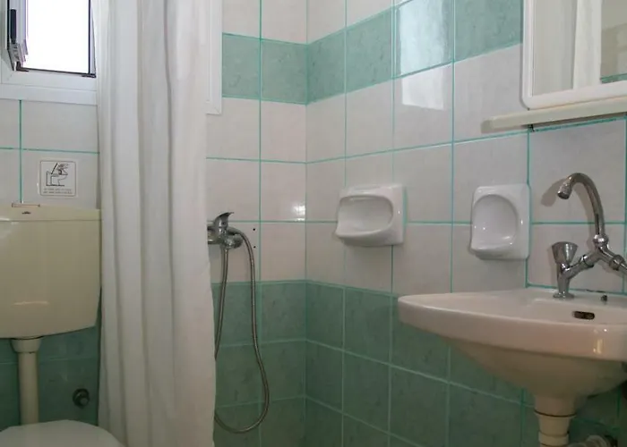 Kouros & By Hotelius